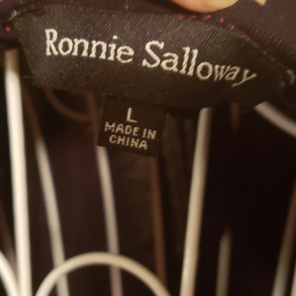 Abstract Top with Ruffle - Picture 5 of 6